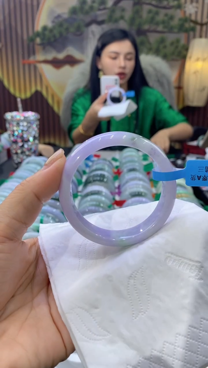 【闪购商品】翡翠手镯未镶嵌多人00105