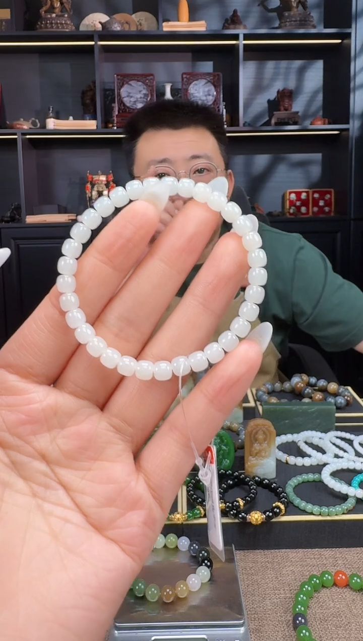 和田玉未镶嵌颈饰6mm于田老型手串