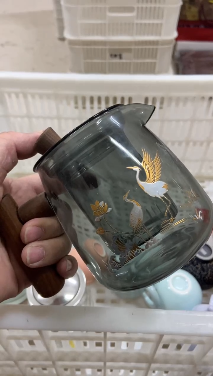 无运费险有瑕疵的摄影的产品有使用过的痕迹有点脏介意勿拍