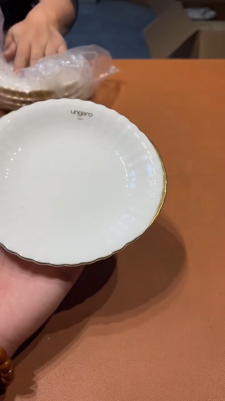 其他陶大*阿达西日瓷摆件355