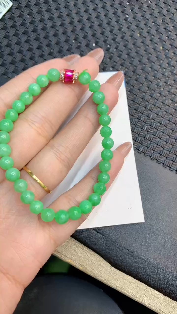 颈饰未镶嵌翡翠1