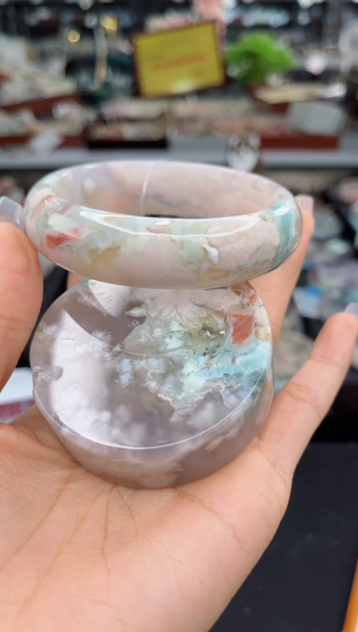 【闪购商品】石英质玉手镯未镶嵌63圈口（赠品镯心）68