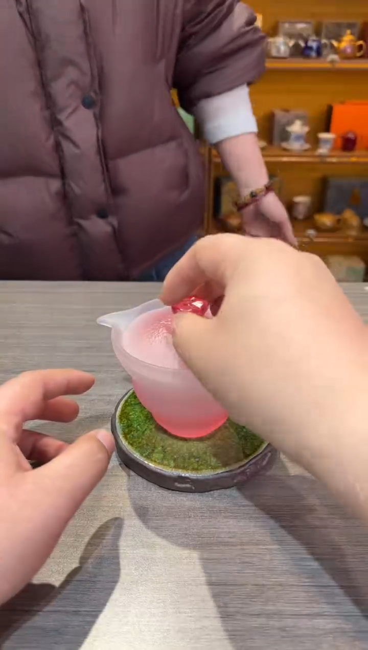 【闪购商品】粉色透明手抓壶茶具茶具