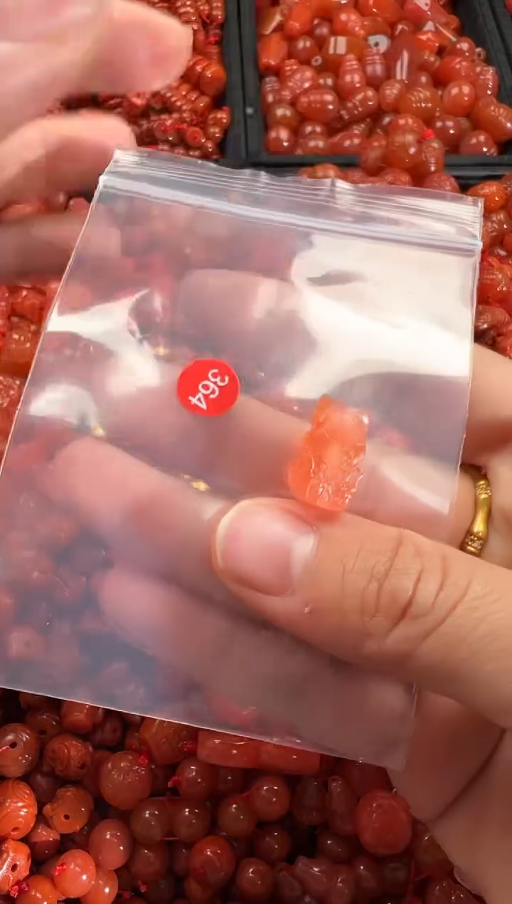 【闪购商品】南红玛瑙颈饰未镶嵌1