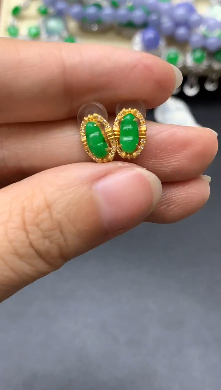 颈饰18K金镶嵌翡翠480-中国好珍宝