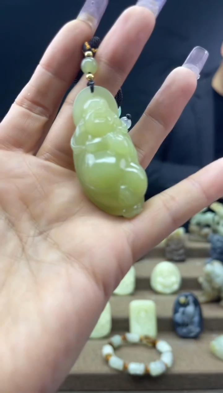 颈饰未镶嵌和田玉1