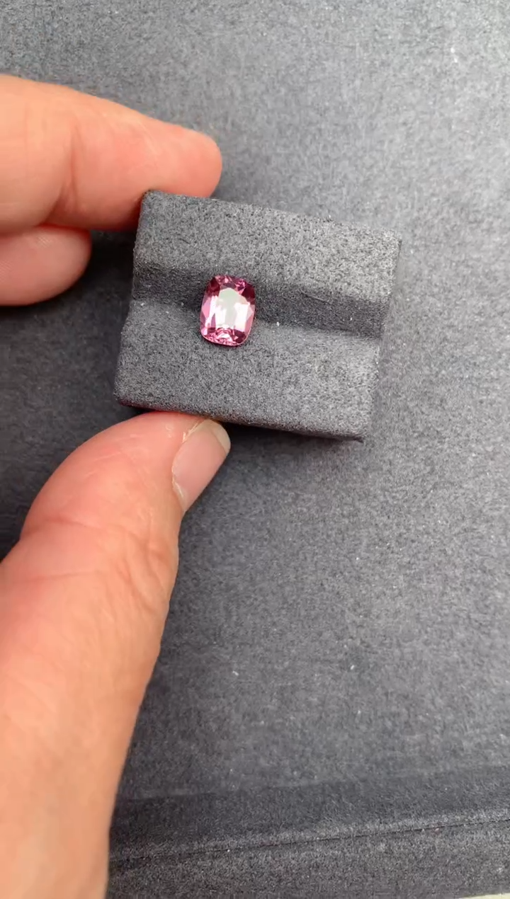 【闪购商品】尖晶石裸石未镶嵌1.4ct紫尖晶