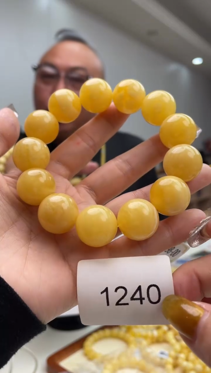 【闪购商品】琥珀裸石未镶嵌1240多样性发其中一件