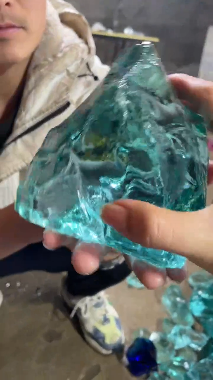 新疆五彩石原石摆件