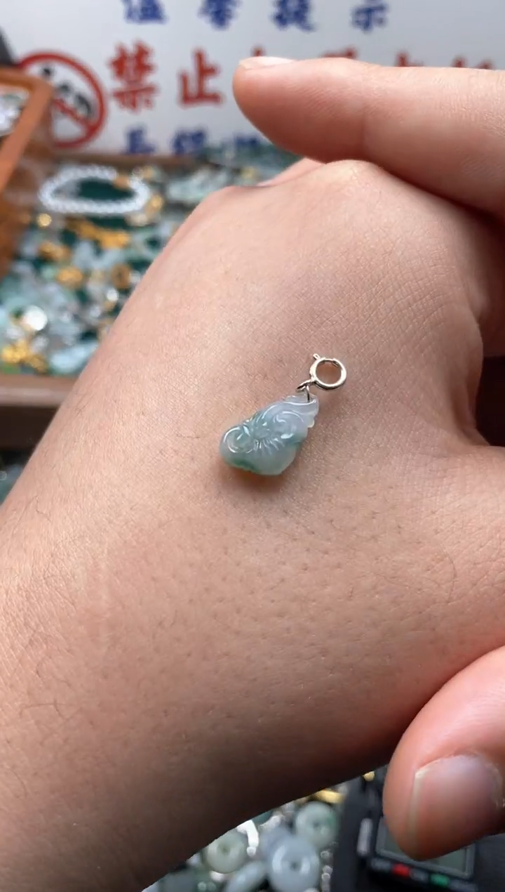 【闪购商品】翡翠颈饰未镶嵌哥哥