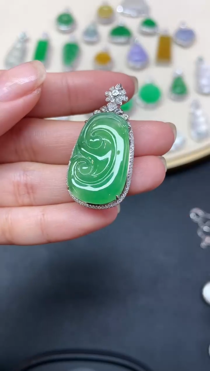 【闪购商品】翡翠吊坠(不含链)18K金镶嵌A223|15800