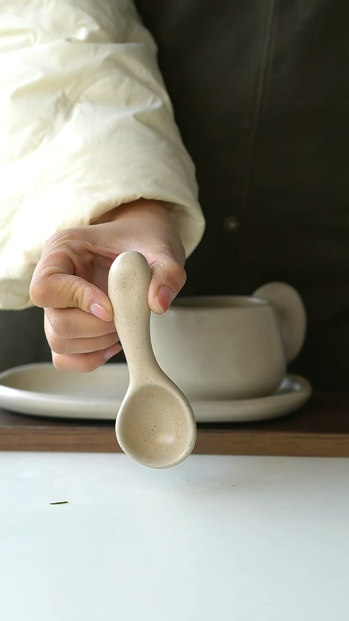 【闪购商品】陶瓷大耳朵短柄勺@4-2@