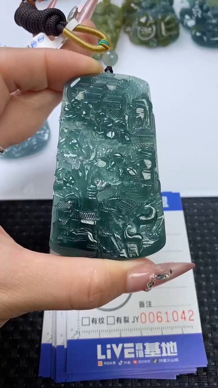【闪购商品】翡翠颈饰未镶嵌11111111111111111