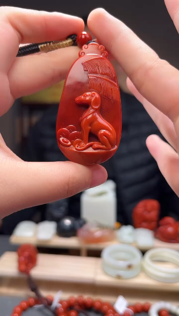 颈饰未镶嵌南红玛瑙吊坠