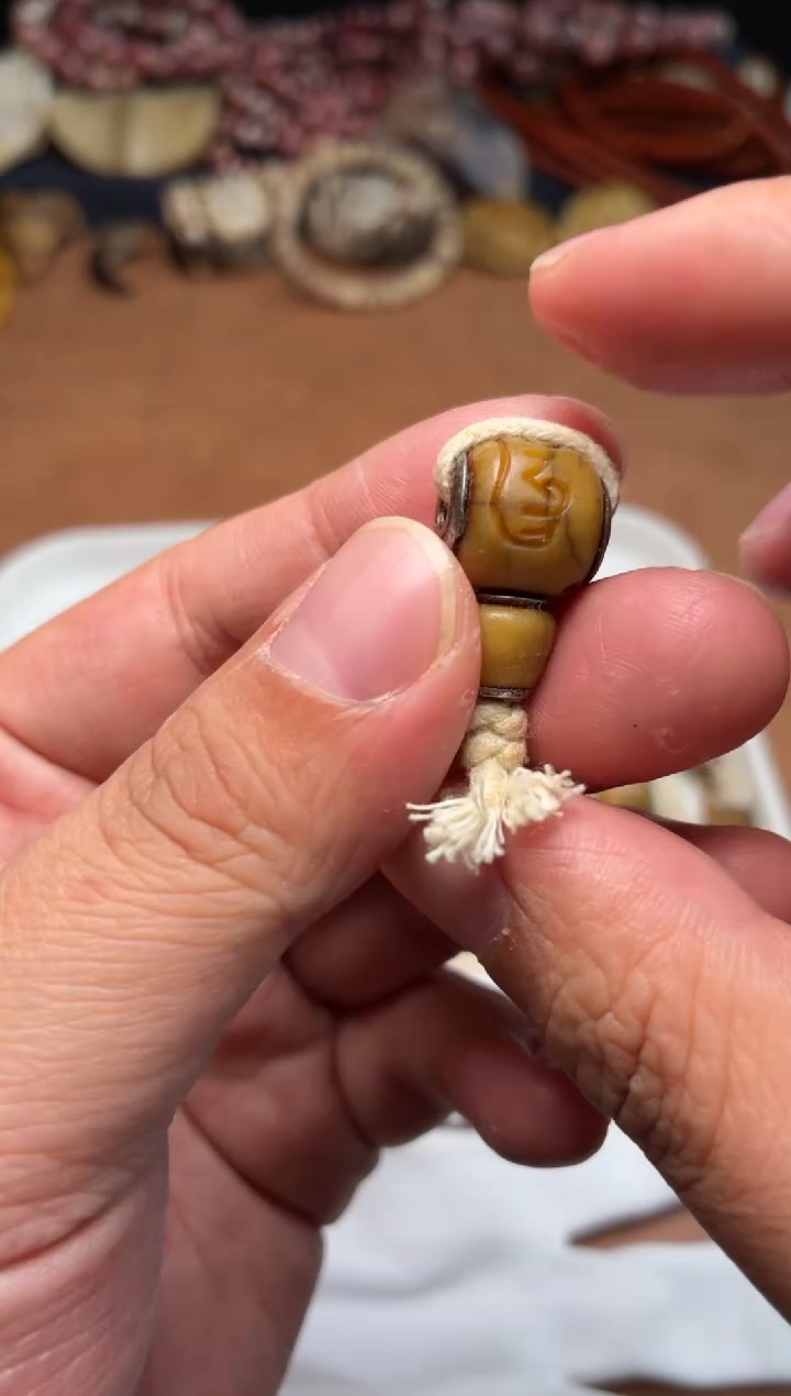 牛骨其他P529-骨收缩图腾三通-有棕裂