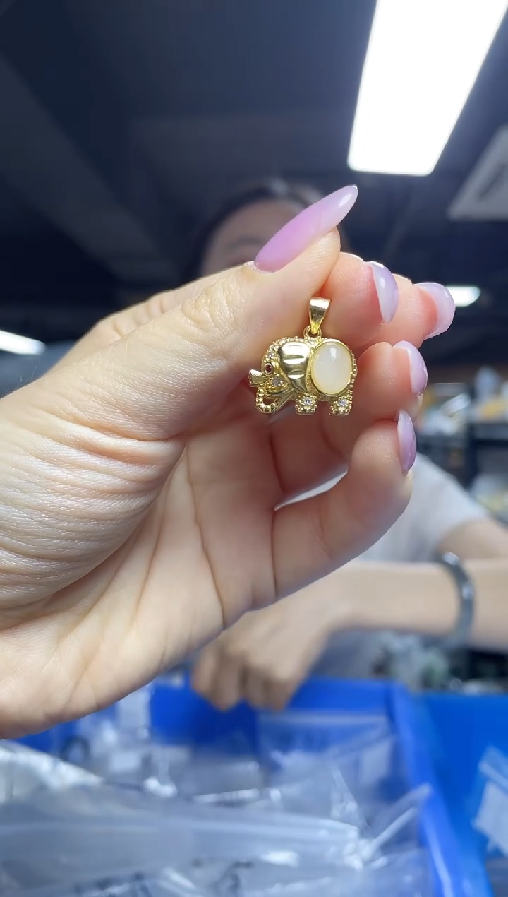 和田玉未镶嵌颈饰（多样性发一件）