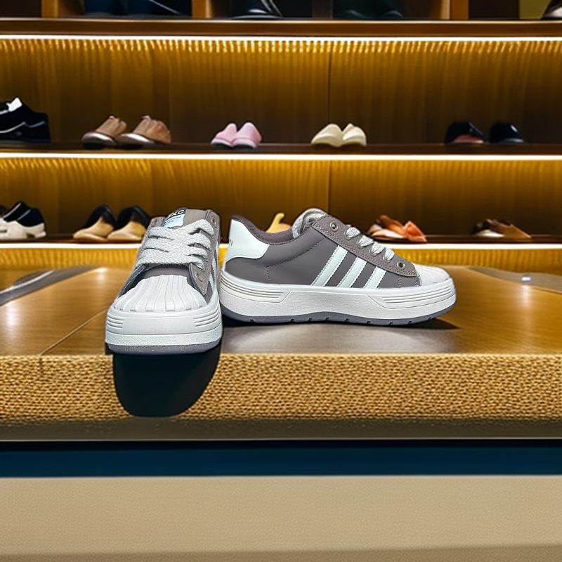 女休闲平底休闲跑鞋女款时尚户外女低帮经典潮流