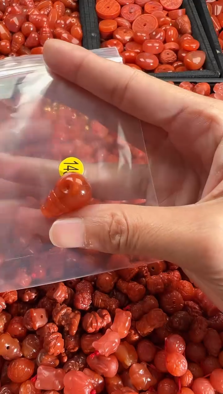 【闪购商品】南红玛瑙颈饰未镶嵌1