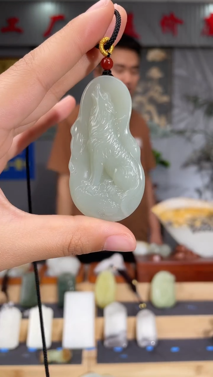 和田玉未镶嵌颈饰1
