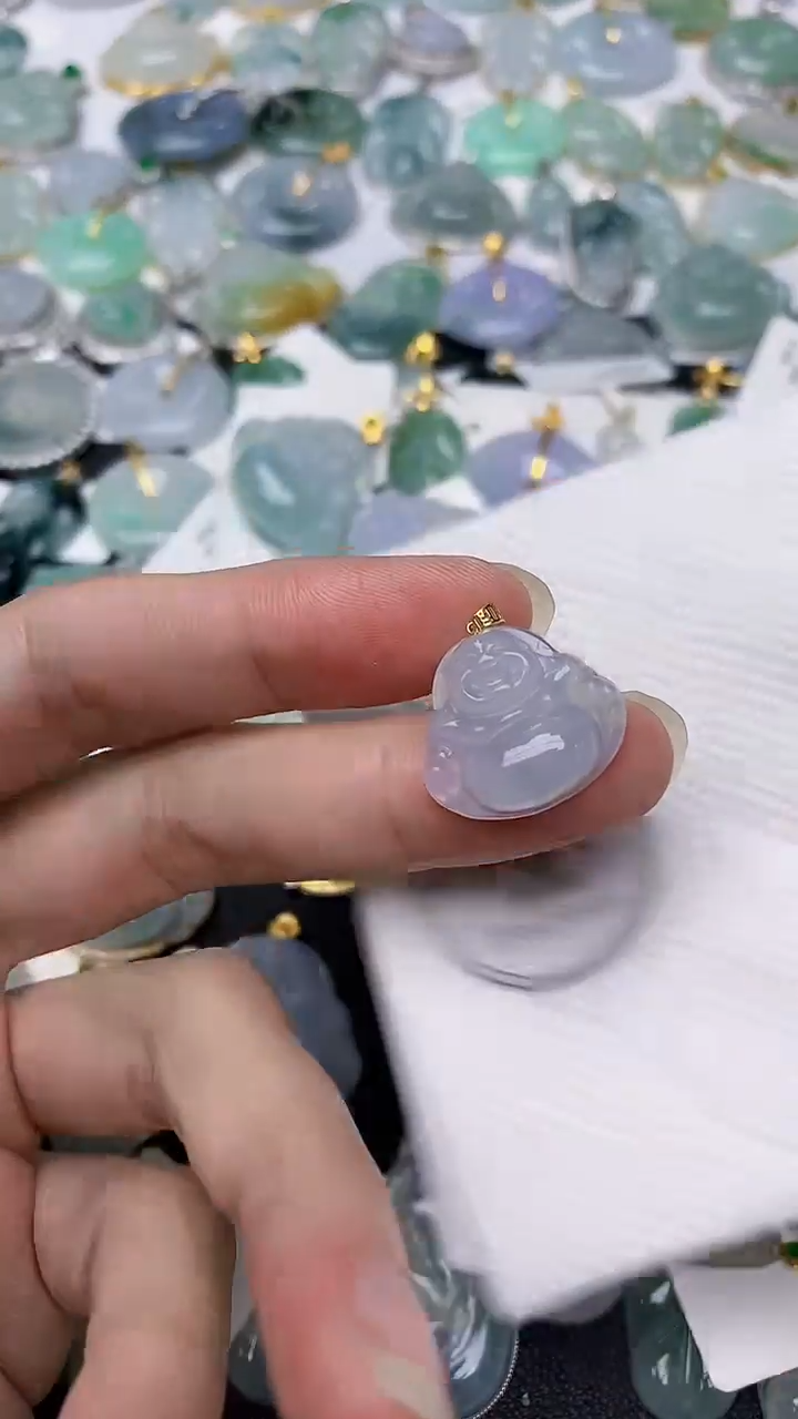 颈饰18K金镶嵌翡翠天然A货翡翠