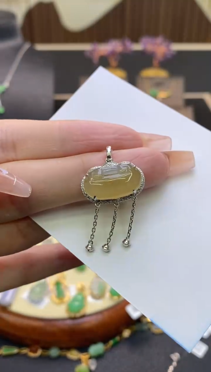 【闪购商品】翡翠颈饰18K金镶嵌净货12376