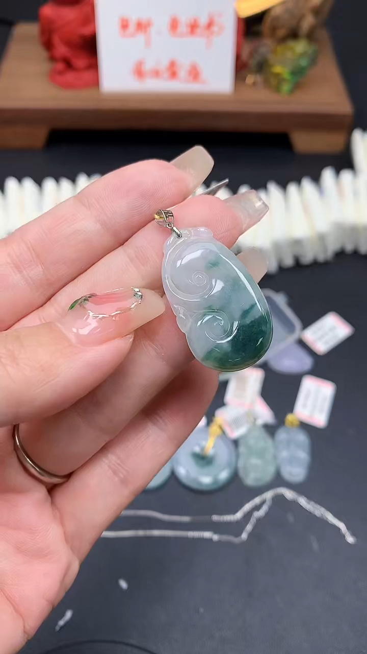 【闪购商品】翡翠吊坠(不含链)18K金镶嵌MS152734