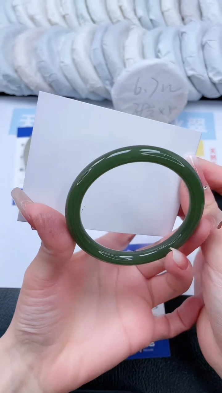 【闪购商品】石英质玉手镯未镶嵌湖水绿色差偏大介意勿拍T117-55