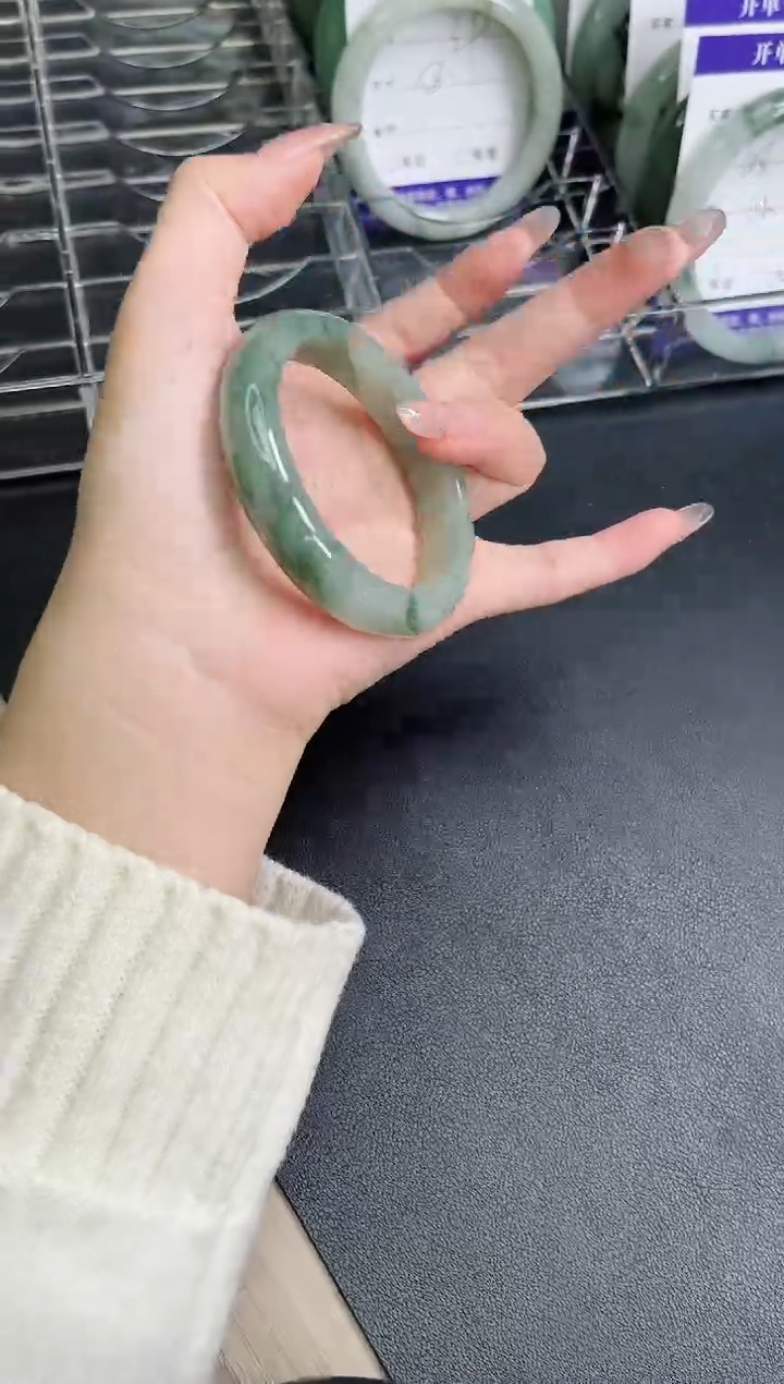 【闪购商品】石英质玉手镯合金179