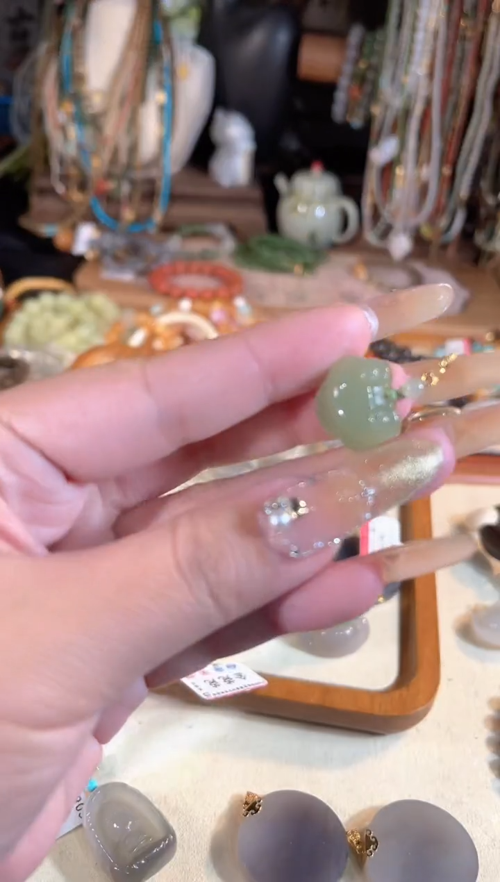 【闪购商品】和田玉吊坠(不含链)银S925镶嵌多样性发货其一