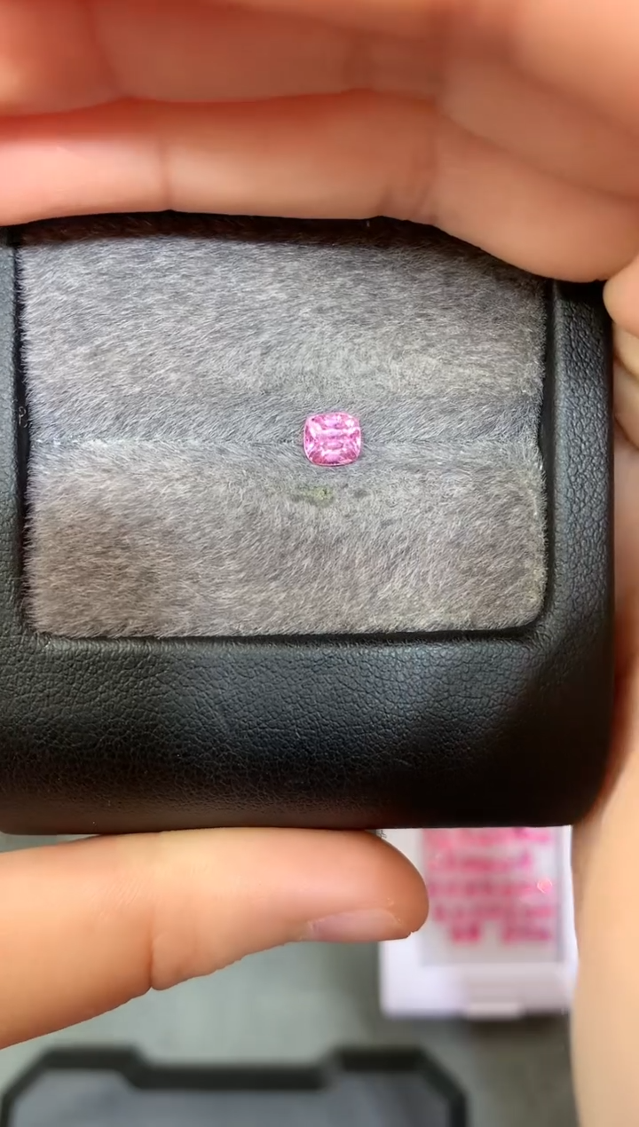 【闪购商品】定制尖晶石裸石未镶嵌枕型 纯粉色调 0.69ct