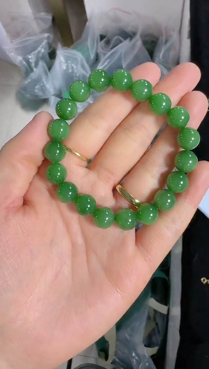 【闪购商品】未镶嵌和田玉（碧玉）手链10m粉绿微猫