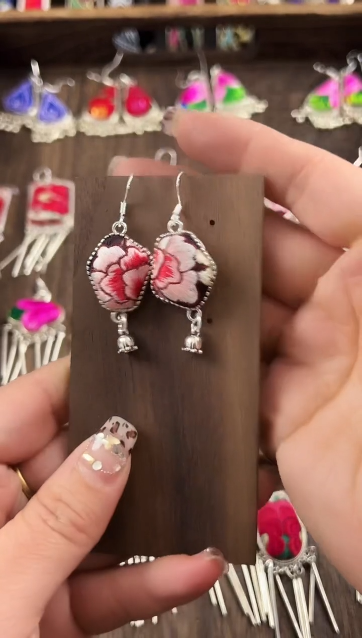 【闪购商品】织绣民族风老绣饰品483