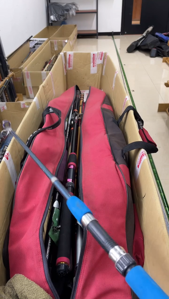 給***生孤品微瑕，以直播间介绍为准，加10元发顺丰。