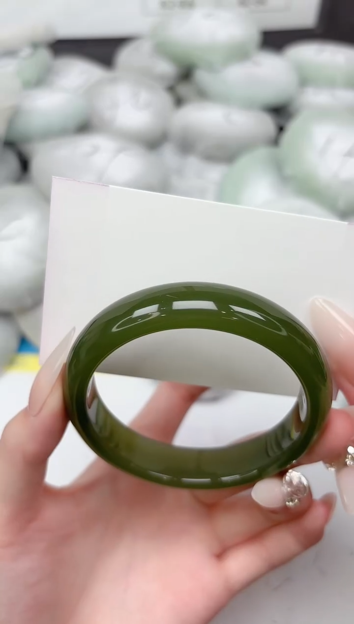 未镶嵌手镯石英质玉55-58.8