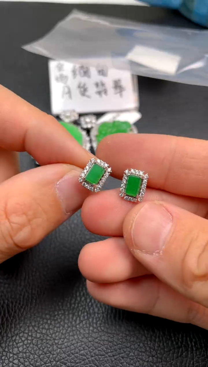 【闪购商品】翡翠吊坠(不含链)银S925镶嵌耳钉