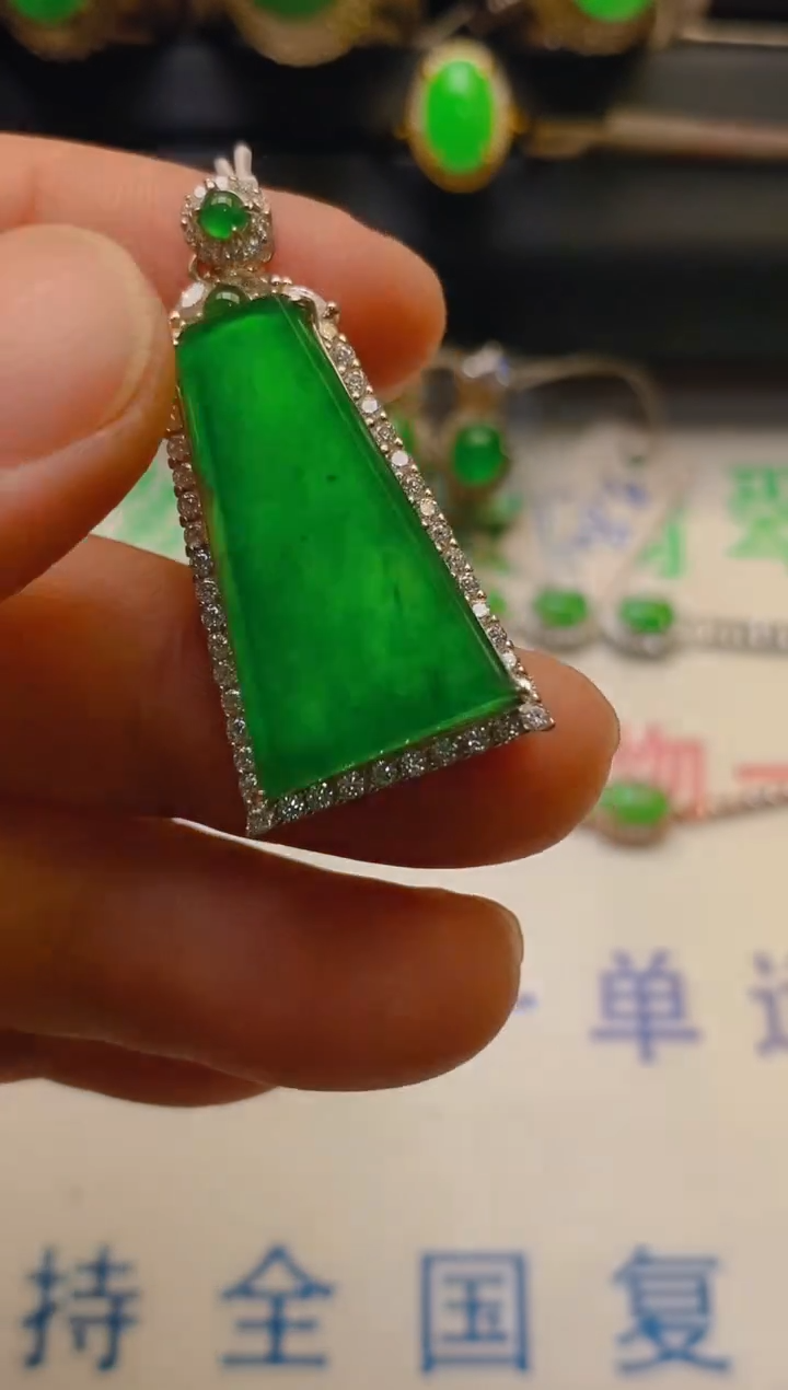 【闪购商品】翡翠耳饰银S925镶嵌天然A货翡翠1