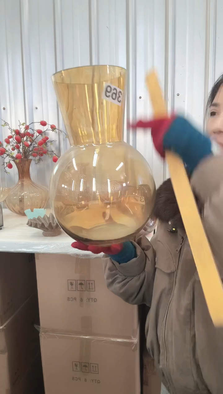 129直播玻璃花瓶
