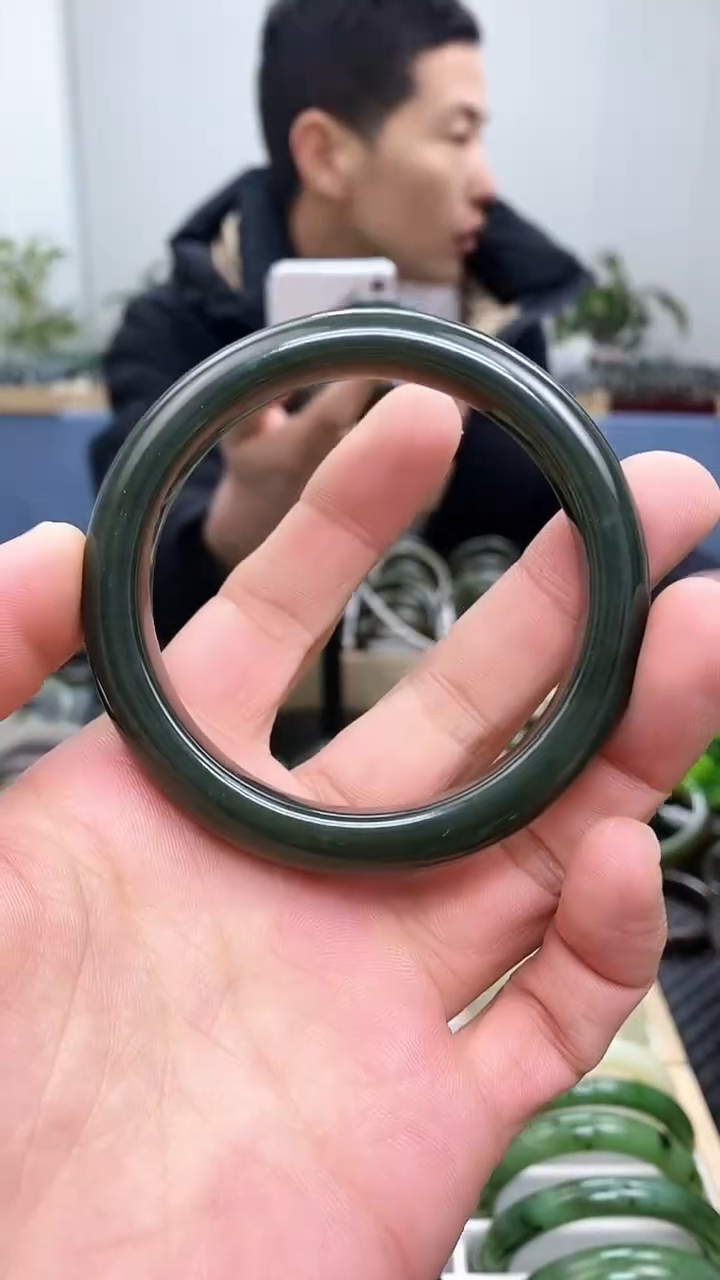 【闪购商品】和田玉手镯未镶嵌58.9