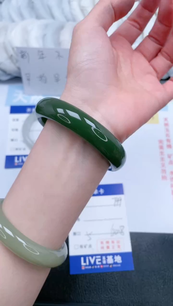 【闪购商品】石英质玉手镯未镶嵌橄榄绿色差较大介意勿拍T99-60.8