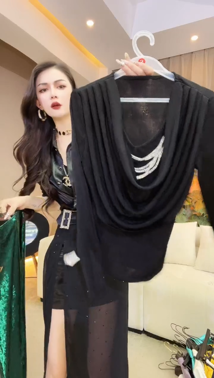 时尚百搭链条上衣