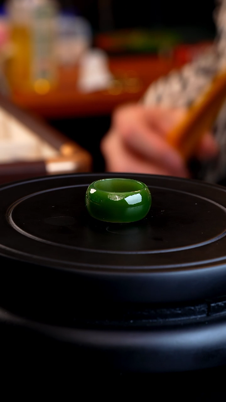未镶嵌戒圈和田玉碧玉老菠菜绿加宽指环22号