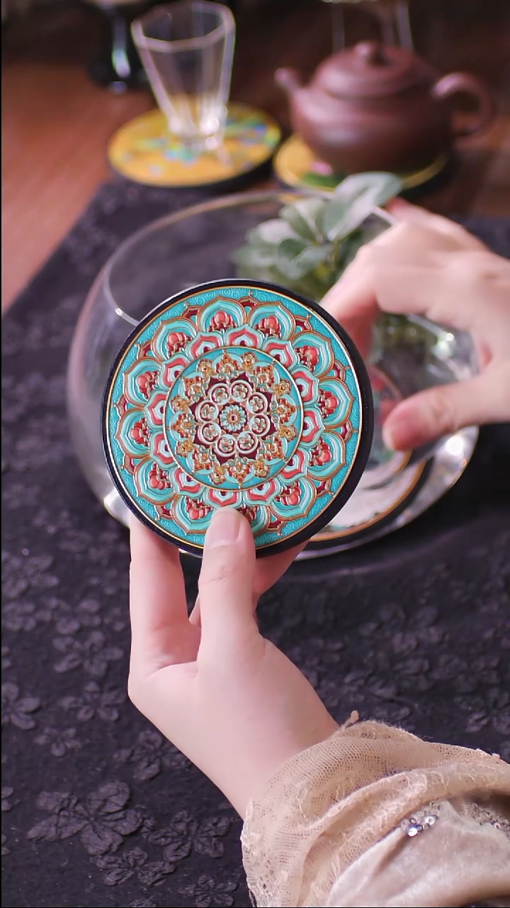 壹藏贰宝盛光图案杯垫一片