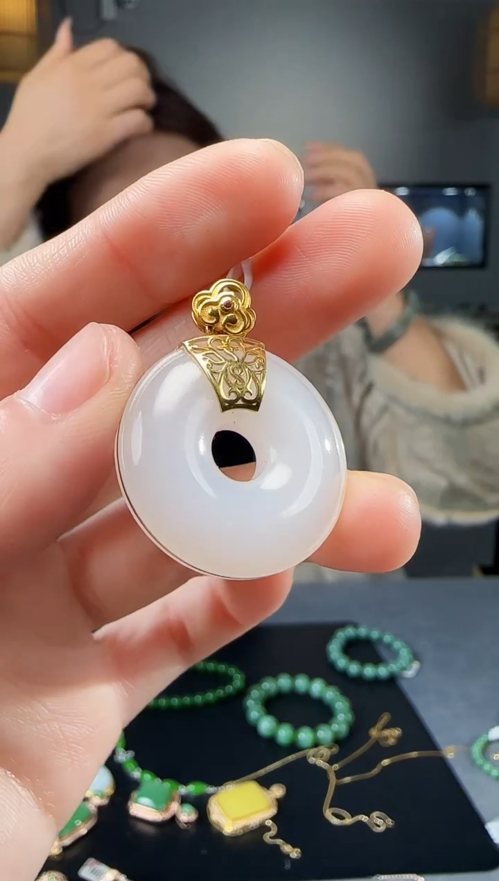 【闪购商品】和田玉吊坠(不含链)18K金镶嵌1