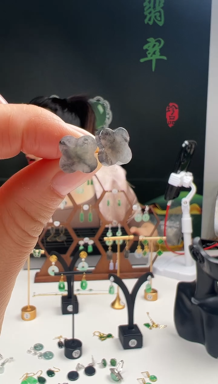 18K金镶嵌翡翠耳饰007