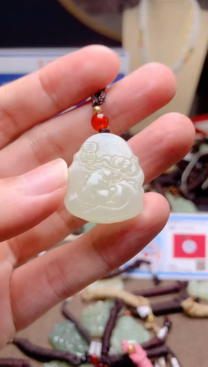 和田玉未镶嵌颈饰1