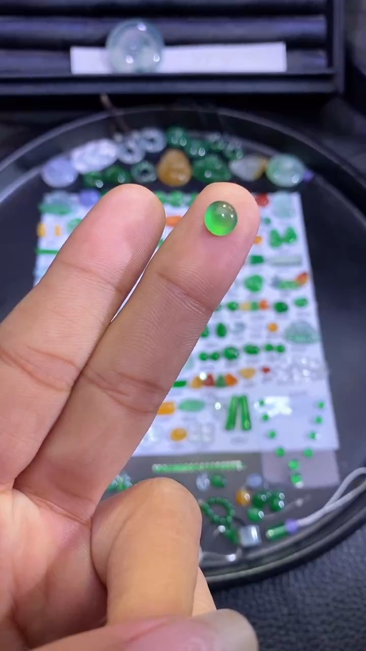 未镶嵌挂件翡翠蛋