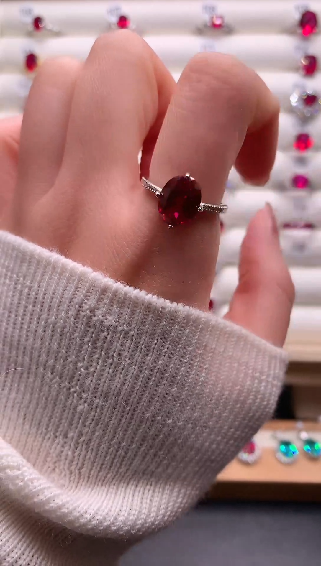 5红宝石（处理）红宝石戒指