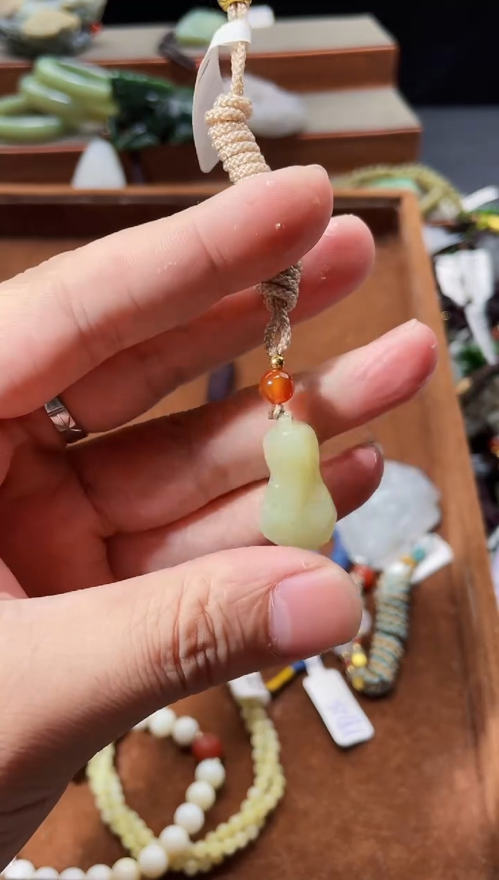 和田玉未镶嵌颈饰拍一发一