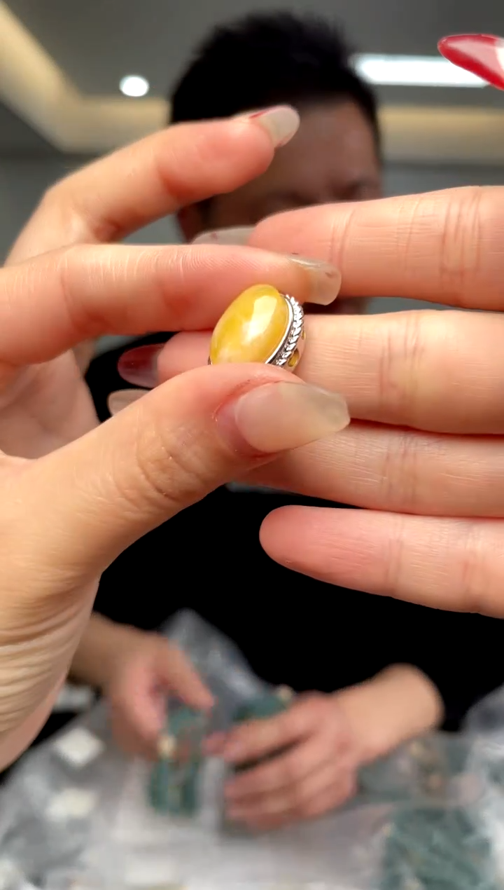 【闪购商品】蜜蜡裸石未镶嵌（多样性单个发货）