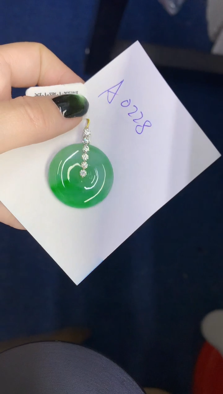 【闪购商品】翡翠颈饰18K金镶嵌00000000000